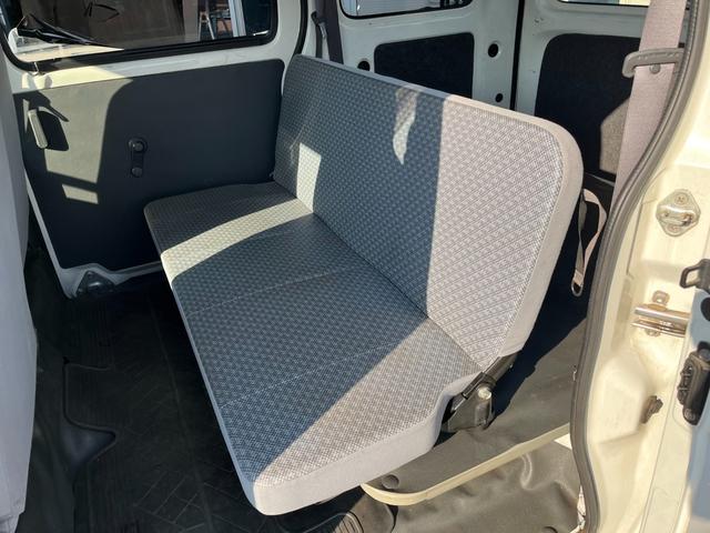 ハイゼットカーゴ スペシャル　当店下取り車　両側スライドドア　社外１２インチアルミ　ケンウッド製ＣＤチューナー　鍵２個　リアフィルム貼り（36枚目）