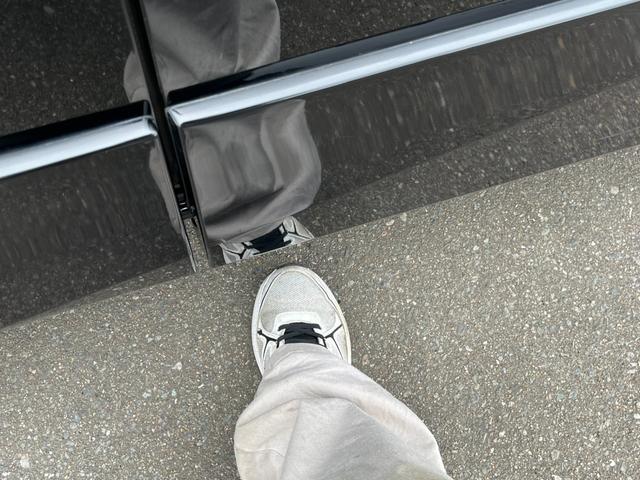 �n���Y�t���[�ŃX���C�h�J���܂��I��ɉו����������܂܂ł�����̏o������ŊJ���܂��I