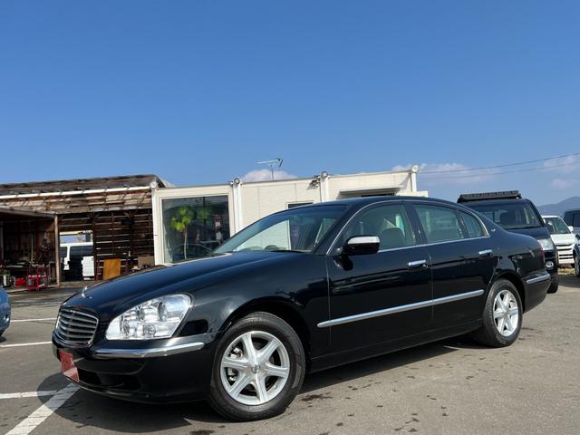 シーマ ４５０ＶＩＰ　ワンオーナー　禁煙車　実走行４万ＫＭ台　純正ナビ　ベージュ本革シート　バルカンＨＩＤヘッドライト　左リアリラックスシート　ホット＆クールシート　純正１６インチアルミ　タイミングチェーン（3枚目）