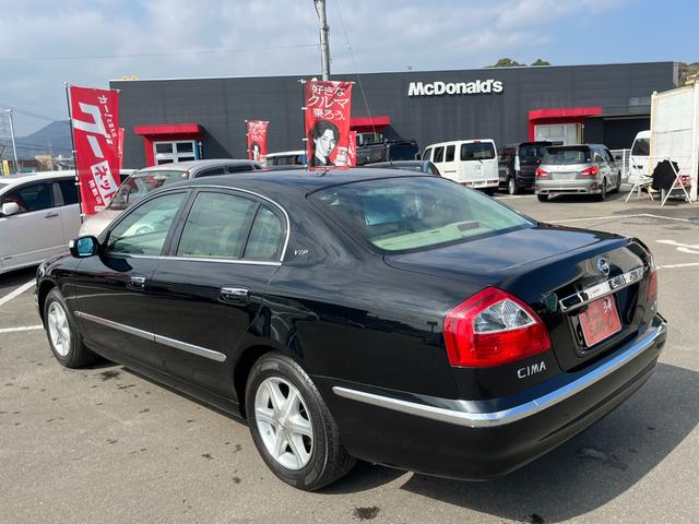 シーマ ４５０ＶＩＰ　ワンオーナー　禁煙車　実走行４万ＫＭ台　純正ナビ　ベージュ本革シート　バルカンＨＩＤヘッドライト　左リアリラックスシート　ホット＆クールシート　純正１６インチアルミ　タイミングチェーン（10枚目）