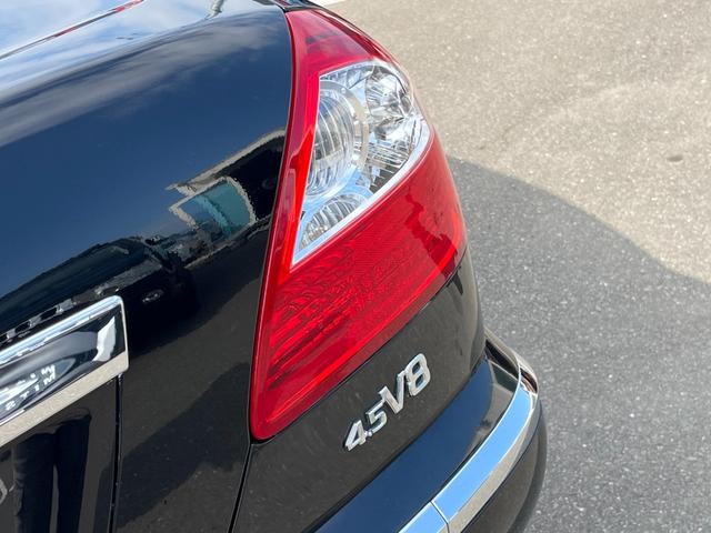 シーマ ４５０ＶＩＰ　ワンオーナー　禁煙車　実走行４万ＫＭ台　純正ナビ　ベージュ本革シート　バルカンＨＩＤヘッドライト　左リアリラックスシート　ホット＆クールシート　純正１６インチアルミ　タイミングチェーン（23枚目）