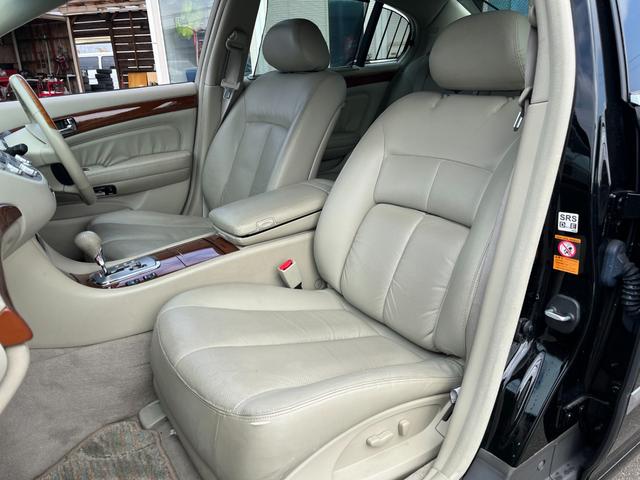 シーマ ４５０ＶＩＰ　ワンオーナー　禁煙車　実走行４万ＫＭ台　純正ナビ　ベージュ本革シート　バルカンＨＩＤヘッドライト　左リアリラックスシート　ホット＆クールシート　純正１６インチアルミ　タイミングチェーン（47枚目）