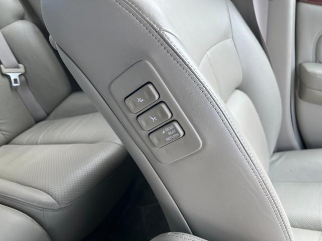 シーマ ４５０ＶＩＰ　ワンオーナー　禁煙車　実走行４万ＫＭ台　純正ナビ　ベージュ本革シート　バルカンＨＩＤヘッドライト　左リアリラックスシート　ホット＆クールシート　純正１６インチアルミ　タイミングチェーン（50枚目）