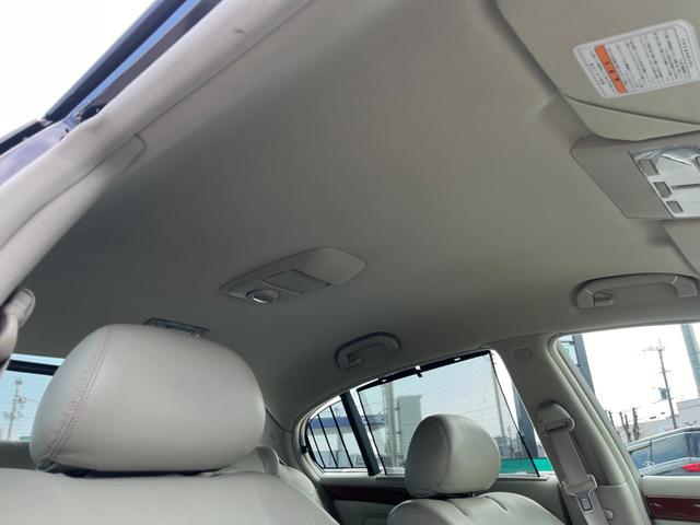 シーマ ４５０ＶＩＰ　ワンオーナー　禁煙車　実走行４万ＫＭ台　純正ナビ　ベージュ本革シート　バルカンＨＩＤヘッドライト　左リアリラックスシート　ホット＆クールシート　純正１６インチアルミ　タイミングチェーン（52枚目）