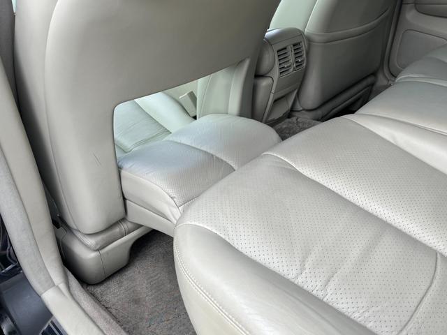 シーマ ４５０ＶＩＰ　ワンオーナー　禁煙車　実走行４万ＫＭ台　純正ナビ　ベージュ本革シート　バルカンＨＩＤヘッドライト　左リアリラックスシート　ホット＆クールシート　純正１６インチアルミ　タイミングチェーン（56枚目）