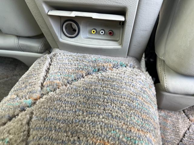 シーマ ４５０ＶＩＰ　ワンオーナー　禁煙車　実走行４万ＫＭ台　純正ナビ　ベージュ本革シート　バルカンＨＩＤヘッドライト　左リアリラックスシート　ホット＆クールシート　純正１６インチアルミ　タイミングチェーン（60枚目）