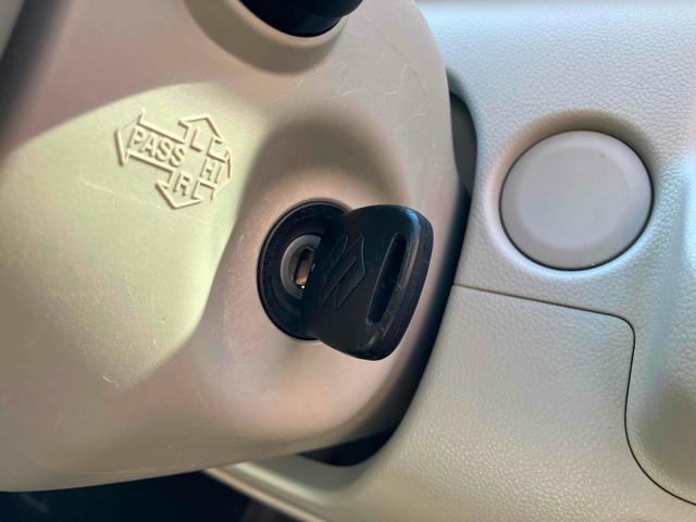 ワゴンＲ ハイブリッドＦＸ　キーレスエントリー　アイドリングストップ　電動格納ミラー　シートヒーター　ベンチシート　ＣＶＴ　盗難防止システム　ＡＢＳ　ＥＳＣ　ＣＤ　ミュージックプレイヤー接続可　衝突安全ボディ　エアコン（10枚目）