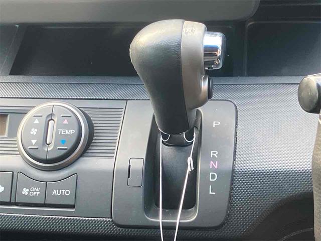 フリードスパイクハイブリッド ジャストセレクション　ハイブリッド　ドライブレコーダー　ＥＴＣ　バックカメラ　ナビ　ＴＶ　両側電動スライドドア　オートクルーズコントロール　ＨＩＤ　アイドリングストップ　電動格納ミラー　ＣＶＴ　衝突安全ボディ（9枚目）