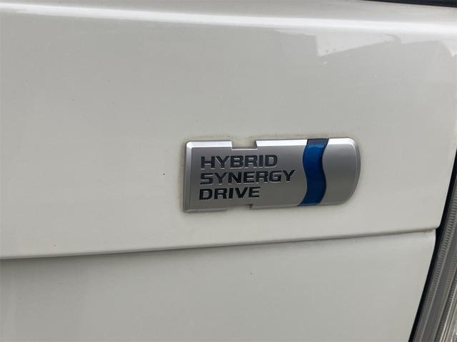 プリウス Ｓ　ドライブレコーダー　ＥＴＣ　バックカメラ　ナビ　ＴＶ　アルミホイール　オートライト　ＨＩＤ　ＣＶＴ　スマートキー　アイドリングストップ　電動格納ミラー　盗難防止システム　ＣＤ　ＤＶＤ再生　ＵＳＢ（24枚目）