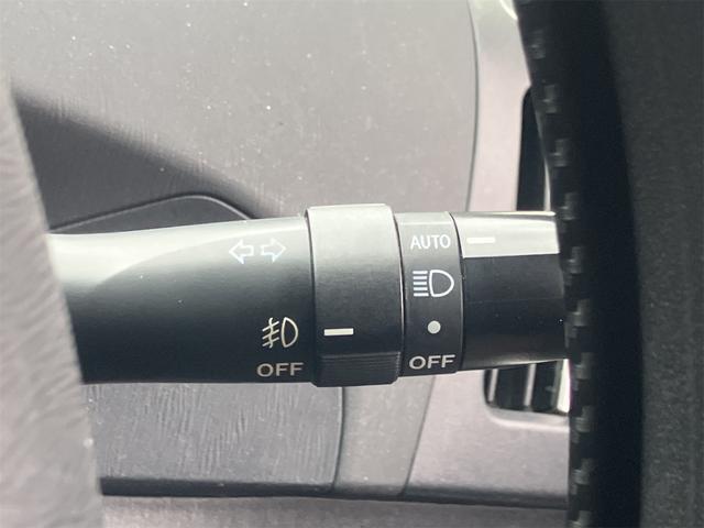 プリウス Ｓ　ドライブレコーダー　ＥＴＣ　バックカメラ　ナビ　ＴＶ　アルミホイール　オートライト　ＨＩＤ　ＣＶＴ　スマートキー　アイドリングストップ　電動格納ミラー　盗難防止システム　ＣＤ　ＤＶＤ再生　ＵＳＢ（45枚目）