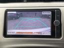 プリウス Ｓ　ドライブレコーダー　ＥＴＣ　バックカメラ　ナビ　ＴＶ　アルミホイール　オートライト　ＨＩＤ　ＣＶＴ　スマートキー　アイドリングストップ　電動格納ミラー　盗難防止システム　ＣＤ　ＤＶＤ再生　ＵＳＢ（7枚目）