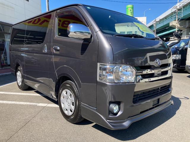 ハイエースバン スーパーＧＬ　ダークプライムＩＩ　４ＷＤ・パワーバックドア・寒冷地仕様・トヨタセーフティセンス・ＬＥＤヘッドライト・プッシュスタート・トムスＬＥＤテールランプ・フロントスポイラー・オーバーフェンダー・クルコン・バックカメラ・ＳＤナビ（3枚目）