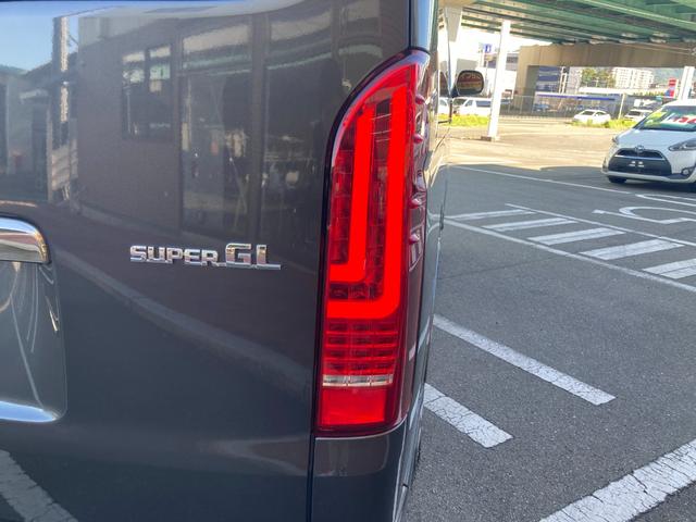 ハイエースバン スーパーＧＬ　ダークプライムＩＩ　４ＷＤ・パワーバックドア・寒冷地仕様・トヨタセーフティセンス・ＬＥＤヘッドライト・プッシュスタート・トムスＬＥＤテールランプ・フロントスポイラー・オーバーフェンダー・クルコン・バックカメラ・ＳＤナビ（13枚目）