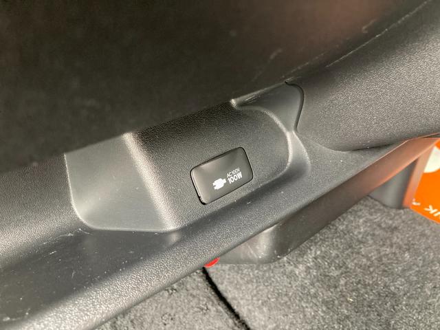 ハイエースバン スーパーＧＬ　ダークプライムＩＩ　６型・両側パワースライド・クリアランスソナー・パノラミックビュー・デジタルインナーミラー型前後ドラレコ・ルーフキャリア・リアラダー・プッシュスタート・ＬＥＤヘッドライト・ＳＤナビ・ＬＥＤルームランプ（40枚目）