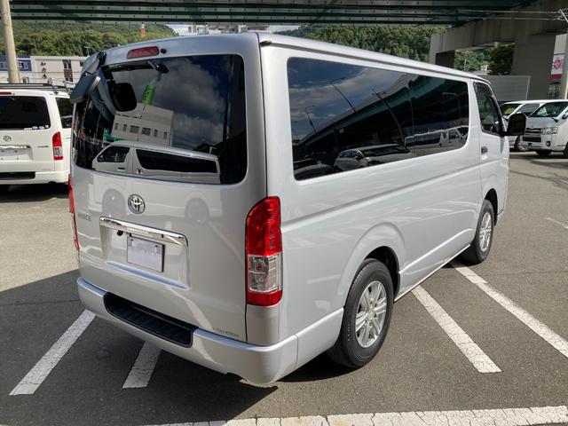 ハイエースバン ＤＸ　ＧＬパッケージ　４ＷＤ・６型・４ナンバー・９人乗・Ｗエアコン・ＬＥＤヘッドライト・トヨタセーフティセンス・ＬＥＤフォグライト・メッキ電格ミラー・アルミホイール・ＥＴＣ２．０・ＳＤナビ・フルセグ・バックカメラ・キーレス（13枚目）