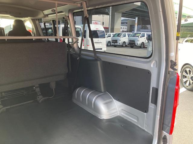 ハイエースバン ＤＸ　ＧＬパッケージ　４ＷＤ・６型・４ナンバー・９人乗・Ｗエアコン・ＬＥＤヘッドライト・トヨタセーフティセンス・ＬＥＤフォグライト・メッキ電格ミラー・アルミホイール・ＥＴＣ２．０・ＳＤナビ・フルセグ・バックカメラ・キーレス（38枚目）