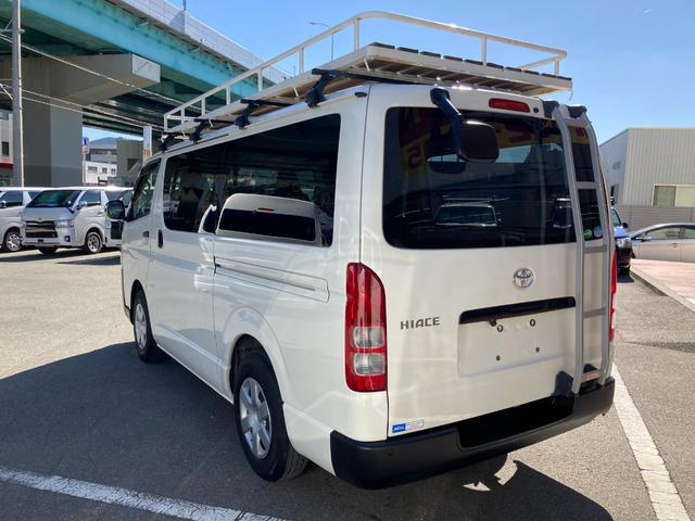 ハイエースバン ロングDX 6型・6人乗り・トヨタセーフティセンス・ルーフキャリア・マッドブラックグリル・新品バンパーガード・LEDデイライト・メッキ電格ミラー・リアコーナーセンサー・リアラダー・SDナビ・バックカメラ・ドラレコ(10枚目)