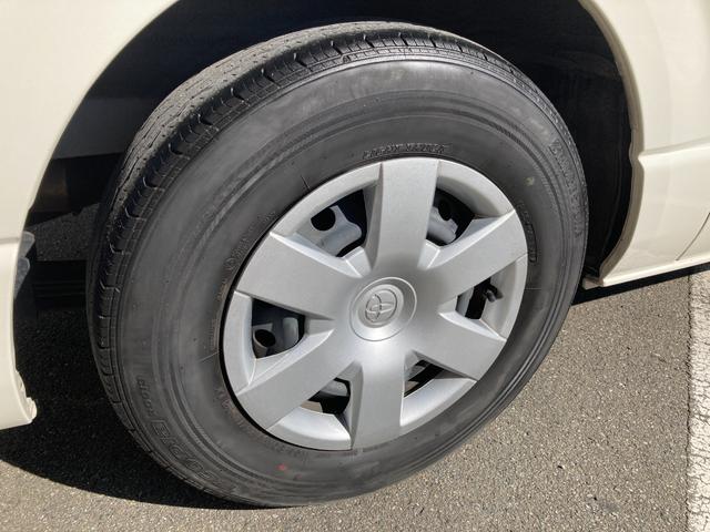 ハイエースバン ロングDX 6型・6人乗り・トヨタセーフティセンス・ルーフキャリア・マッドブラックグリル・新品バンパーガード・LEDデイライト・メッキ電格ミラー・リアコーナーセンサー・リアラダー・SDナビ・バックカメラ・ドラレコ(16枚目)