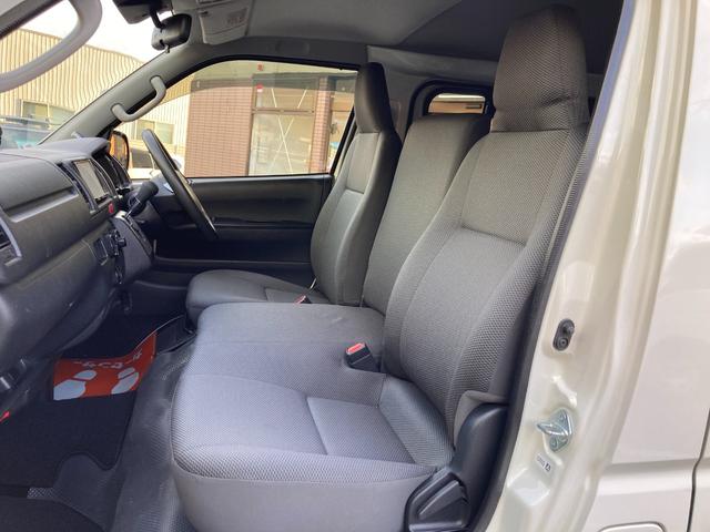 ハイエースバン ロングDX 6型・6人乗り・トヨタセーフティセンス・ルーフキャリア・マッドブラックグリル・新品バンパーガード・LEDデイライト・メッキ電格ミラー・リアコーナーセンサー・リアラダー・SDナビ・バックカメラ・ドラレコ(35枚目)