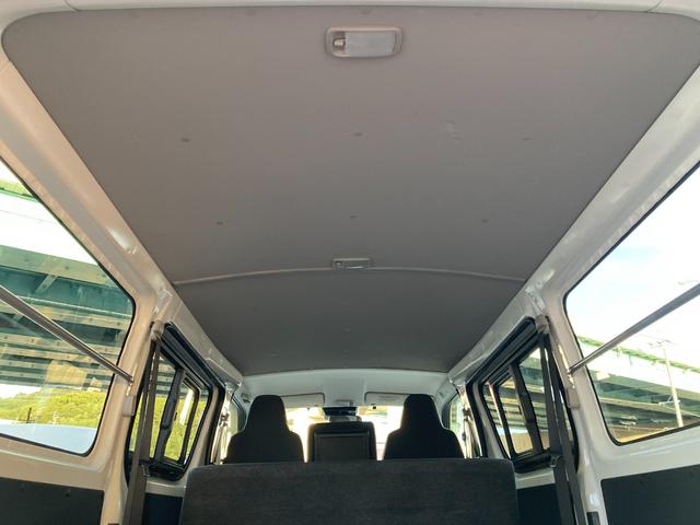 ハイエースバン ロングDX 6型・6人乗り・トヨタセーフティセンス・ルーフキャリア・マッドブラックグリル・新品バンパーガード・LEDデイライト・メッキ電格ミラー・リアコーナーセンサー・リアラダー・SDナビ・バックカメラ・ドラレコ(45枚目)