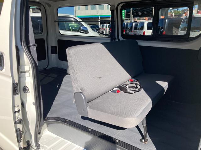 ハイエースバン ロングDX 6型・6人乗り・トヨタセーフティセンス・ルーフキャリア・マッドブラックグリル・新品バンパーガード・LEDデイライト・メッキ電格ミラー・リアコーナーセンサー・リアラダー・SDナビ・バックカメラ・ドラレコ(46枚目)