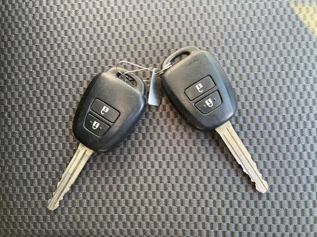 ハイエースバン ロングDX 6型・6人乗り・トヨタセーフティセンス・ルーフキャリア・マッドブラックグリル・新品バンパーガード・LEDデイライト・メッキ電格ミラー・リアコーナーセンサー・リアラダー・SDナビ・バックカメラ・ドラレコ(48枚目)