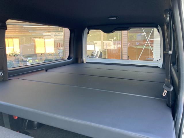 ハイエースバン スーパーＧＬ　ダークプライムＩＩ　７型・両側パワースライド・新品ベッドキット・トヨタセーフティセンス・クリアランスソナー・デジタルインナーミラー・パノラミックビュー・ベアロックバイソンアルミホイール・ＳＤナビ・バックカメラ（46枚目）