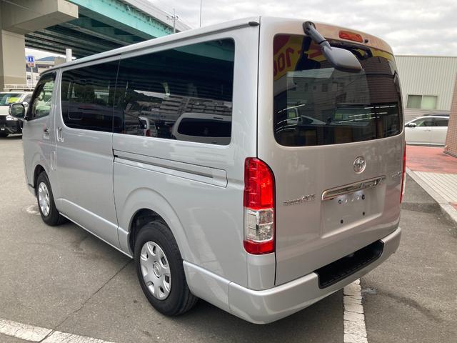 ハイエースバン ロングスーパーＧＬ　４型・ＬＥＤヘッドライト・プッシュスタート・ＬＥＤフォグライト・新品バンパーガード・ＬＥＤデイライト・新品シートカバー・ＥＴＣ・ＨＤＤナビ・フルセグ・バックカメラ・ドラレコ・ステアリングスイッチ（10枚目）