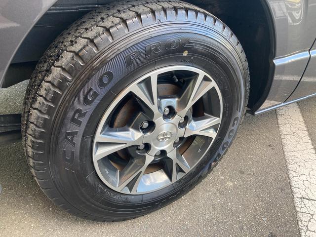 ハイエースバン スーパーＧＬ　ダークプライムＩＩ　トヨタセーフティセンス・ＬＥＤヘッドライト・プッシュスタート・モデリスタカーゴライト・コーナーセンサー・純正アルミホイール・ＥＴＣ２．０・ＳＤナビ・バックカメラ・Ｗエアバック・１００Ｖ電源・ドラレコ（16枚目）