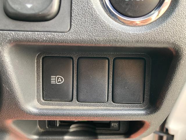 ハイエースバン スーパーＧＬ　ダークプライムＩＩ　４ＷＤ・５型・トヨタセーフティセンス・ＬＥＤヘッドライト・プッシュスタート・リアスライド小窓・ＥＴＣ・ＳＤナビ・フルセグ・バックカメラ・Ｗエアバック・１００Ｖ電源・ドライブレコーダー・スマートキー×２（18枚目）