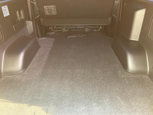 ハイエースバン スーパーＧＬ　ダークプライムＩＩ　４ＷＤ・５型・トヨタセーフティセンス・ＬＥＤヘッドライト・プッシュスタート・リアスライド小窓・ＥＴＣ・ＳＤナビ・フルセグ・バックカメラ・Ｗエアバック・１００Ｖ電源・ドライブレコーダー・スマートキー×２（44枚目）