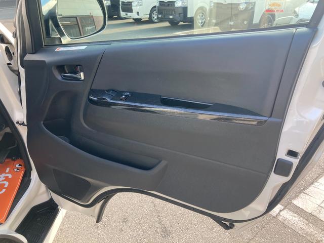 ハイエースバン スーパーGL ダークプライム 5型・トヨタセーフティセンス・LEDヘッドライト・プッシュスタート・ETC2.0・純正SDナビ・フルセグ・バックカメラ・Wエアバック・100V電源・スマートキー・プリクラッシュセーフティ(16枚目)