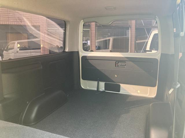 ハイエースバン スーパーGL ダークプライム 5型・トヨタセーフティセンス・LEDヘッドライト・プッシュスタート・ETC2.0・純正SDナビ・フルセグ・バックカメラ・Wエアバック・100V電源・スマートキー・プリクラッシュセーフティ(37枚目)