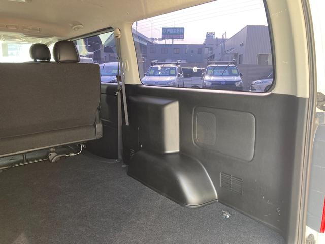 ハイエースバン スーパーGL ダークプライム 5型・トヨタセーフティセンス・LEDヘッドライト・プッシュスタート・ETC2.0・純正SDナビ・フルセグ・バックカメラ・Wエアバック・100V電源・スマートキー・プリクラッシュセーフティ(40枚目)
