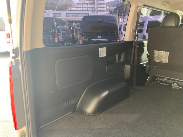 ハイエースバン スーパーGL ダークプライム 5型・トヨタセーフティセンス・LEDヘッドライト・プッシュスタート・ETC2.0・純正SDナビ・フルセグ・バックカメラ・Wエアバック・100V電源・スマートキー・プリクラッシュセーフティ(41枚目)