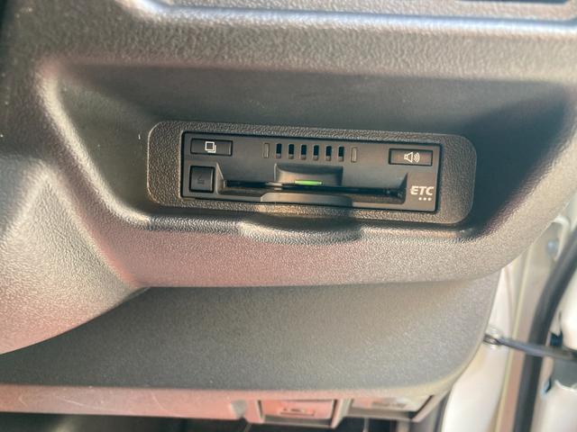 ハイエースバン スーパーGL ダークプライムII 5型・両側パワースライドドア・トヨタセーフティセンス・LEDヘッドライト・プッシュスタート・ETC・純正SDナビ・フルセグ・バックカメラ・Wエアバック・スマートキー×2・プリクラッシュセーフティ(19枚目)