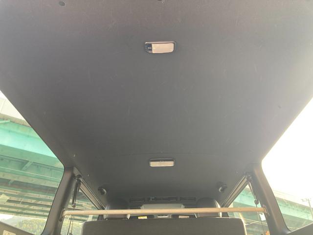ハイエースバン スーパーGL ダークプライムII 5型・両側パワースライドドア・トヨタセーフティセンス・LEDヘッドライト・プッシュスタート・ETC・純正SDナビ・フルセグ・バックカメラ・Wエアバック・スマートキー×2・プリクラッシュセーフティ(42枚目)