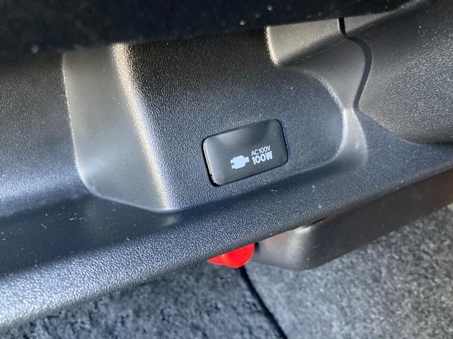 ハイエースバン スーパーGL ダークプライムII 両側パワースライド・アルパインBIGX11・アルパインフリップダウンモニター・新品ベッドキット・トヨタセーフティセンス・LEDヘッドライト・プッシュスタート・フルセグ・バックカメラ・オートクルーズ(35枚目)