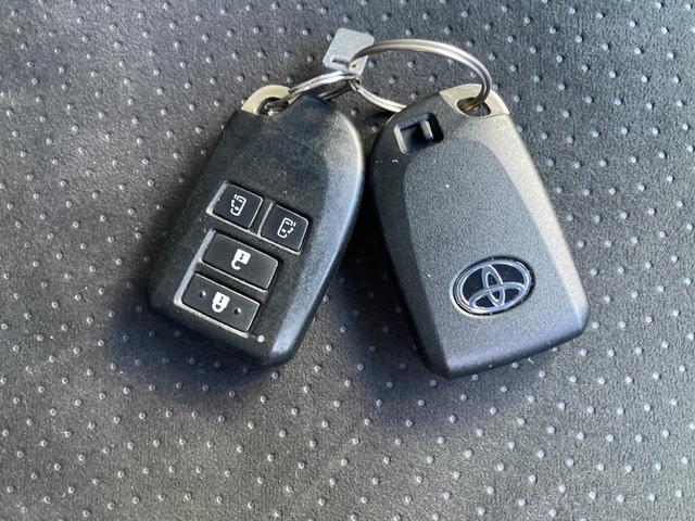 ハイエースバン スーパーGL ダークプライムII 両側パワースライド・アルパインBIGX11・アルパインフリップダウンモニター・新品ベッドキット・トヨタセーフティセンス・LEDヘッドライト・プッシュスタート・フルセグ・バックカメラ・オートクルーズ(52枚目)