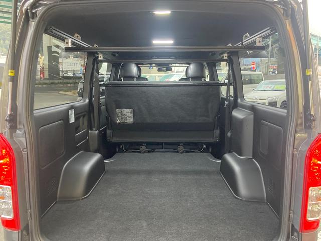 ハイエースバン スーパーGL ダークプライムII 6型・トヨタセーフティセンス・クリアランスソナー・LEDヘッドライト・プッシュスタート・フロントスポイラー・ルーフスポイラー・SDナビ・フルセグ・バックカメラ・100V電源・ドラレコ・ルームキャリア(46枚目)