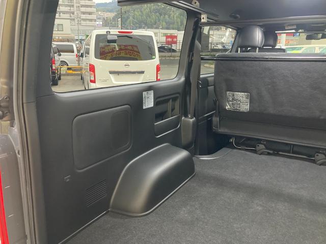 ハイエースバン スーパーGL ダークプライムII 6型・トヨタセーフティセンス・クリアランスソナー・LEDヘッドライト・プッシュスタート・フロントスポイラー・ルーフスポイラー・SDナビ・フルセグ・バックカメラ・100V電源・ドラレコ・ルームキャリア(48枚目)