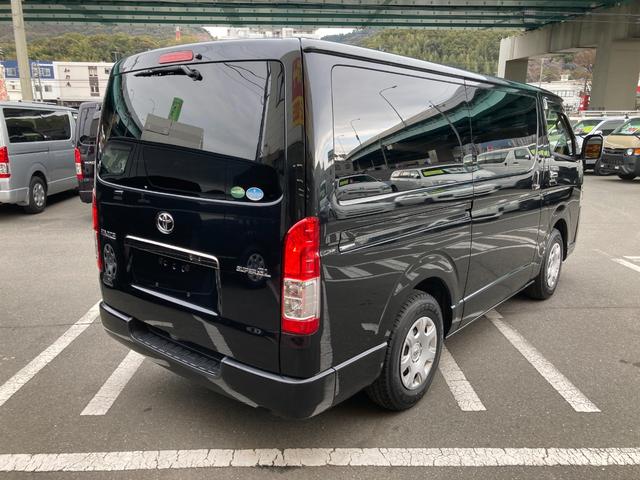 ハイエースバン スーパーＧＬ　ダークプライムＩＩ　６型・新品ベッドキット・純正フリップダウンモニター・両側パワースライドドア・パノラミックビュー・トヨタセーフティンセンス・ＬＥＤヘッドライト・プッシュスタート・ドライブレコーダー・ＳＤナビ・フルセグ（12枚目）