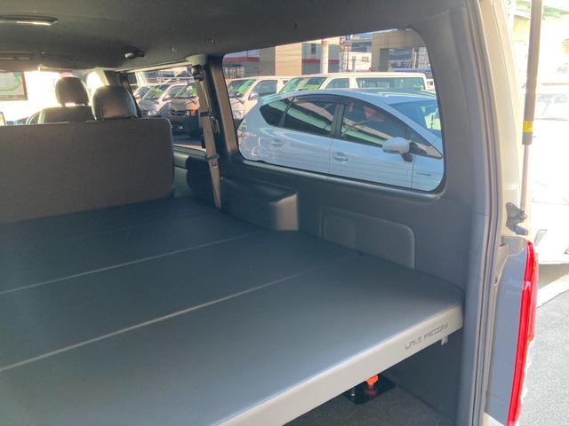 ハイエースバン スーパーＧＬ　ダークプライムＩＩ　６型・アルパインＢＩＧＸ１１・フリップダウンモニター・新品ベッドキット・両側パワースライド・ローダウン・トヨタセーフティンセンス・フロントカメラ・サイドカメラ・ルーフスポイラー・ＬＥＤヘッドライト（50枚目）