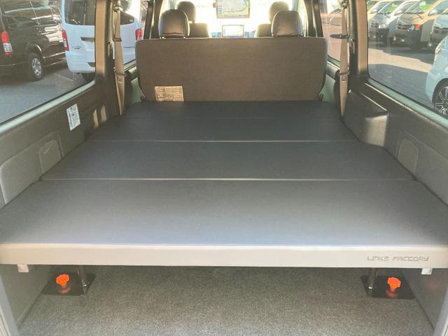 ハイエースバン スーパーＧＬ　ダークプライムＩＩ　６型・アルパインＢＩＧＸ１１・フリップダウンモニター・新品ベッドキット・両側パワースライド・ローダウン・トヨタセーフティンセンス・フロントカメラ・サイドカメラ・ルーフスポイラー・ＬＥＤヘッドライト（52枚目）