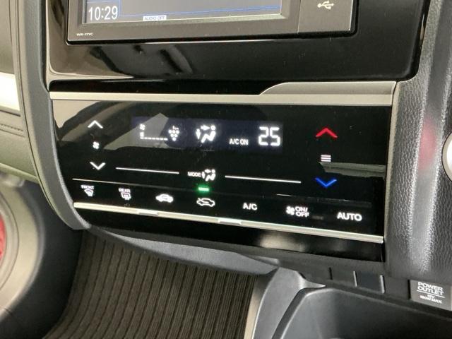 エアコンや送風に連動して空気清浄や脱臭などに効果を発揮するプラズマクラスター技術搭載フルオートエアコン装備してます。空気の汚れが気になる方も安心です