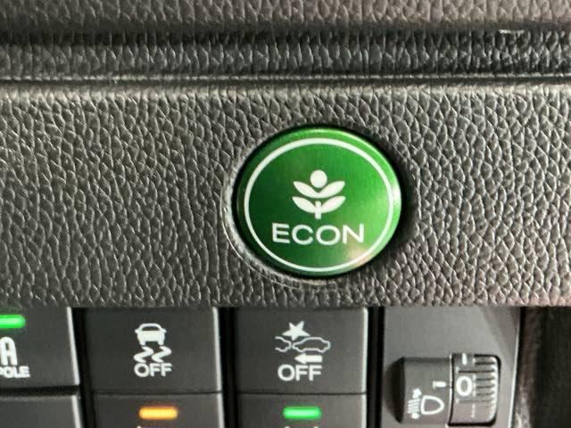 ＥＣＯＮスイッチ操作で燃費が良くなるようエアコンやエンジンなどを総合的に制御します