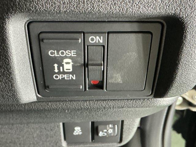 Ｎ－ＢＯＸカスタム ベースグレード　ドラレコ　ナビ　Ｒカメラ　ブルートゥース　ＵＳＢ接続　ＣＭＢＳ　Ｄレコ　オートエアコン　スマートキ　ＬＥＤ　盗難防止装置　クルコン　ＥＴＣ　バックカメラ　フルセグＴＶ　パワーステアリング　エアバッグ（28枚目）