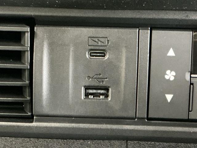Ｎ－ＢＯＸカスタム ベースグレード　ドラレコ　ナビ　Ｒカメラ　ブルートゥース　ＵＳＢ接続　ＣＭＢＳ　Ｄレコ　オートエアコン　スマートキ　ＬＥＤ　盗難防止装置　クルコン　ＥＴＣ　バックカメラ　フルセグＴＶ　パワーステアリング　エアバッグ（54枚目）