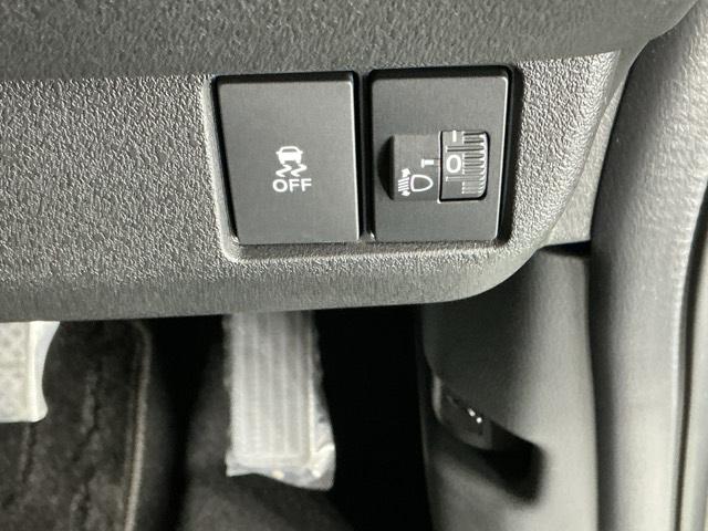 Ｎ－ＢＯＸカスタム ベースグレード　ドラレコ　ナビ　Ｒカメラ　ブルートゥース　ＵＳＢ接続　ＣＭＢＳ　Ｄレコ　ベンチシート　オートエアコン　スマートキ　ＬＥＤ　盗難防止装置　クルコン　ＥＴＣ　バックカメラ　フルセグＴＶ　パワーステアリング（29枚目）