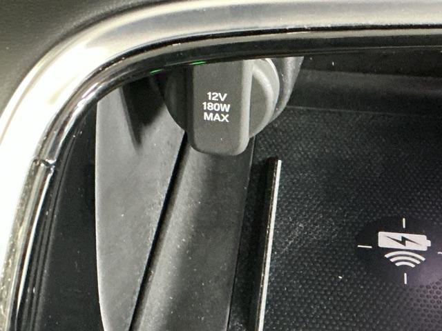 ヴェゼル ｅ：ＨＥＶＺ　ドラレコ　ナビ　Ｒカメラ　ブルートゥース　Ｓヒータ　地デジフルセグＴＶ　定期点検記録簿　電動テールゲート　サイドエアバッグ　後カメラ　前後障害物センサー　横滑防止装置　エアコン　ＬＥＤヘットライト（56枚目）